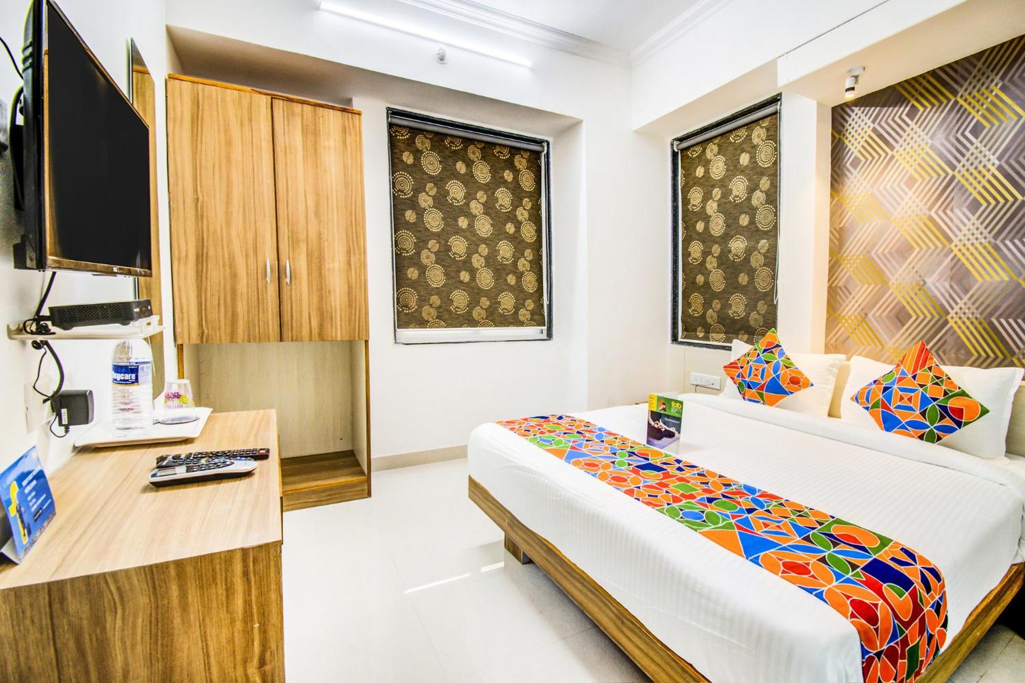 Fabexpress Marvel Bliss - Nr Trump Towers Pune Esterno foto
