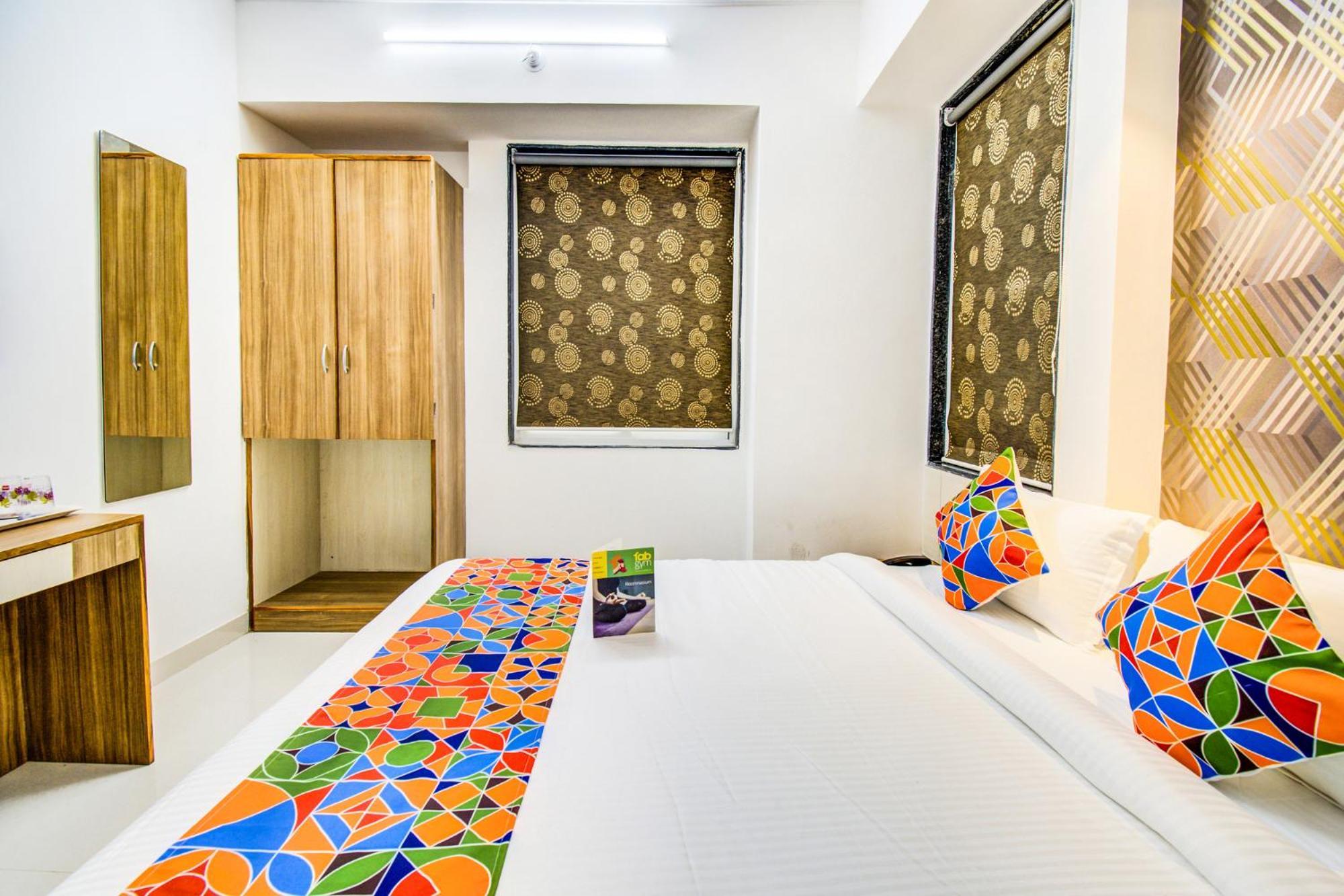 Fabexpress Marvel Bliss - Nr Trump Towers Pune Esterno foto