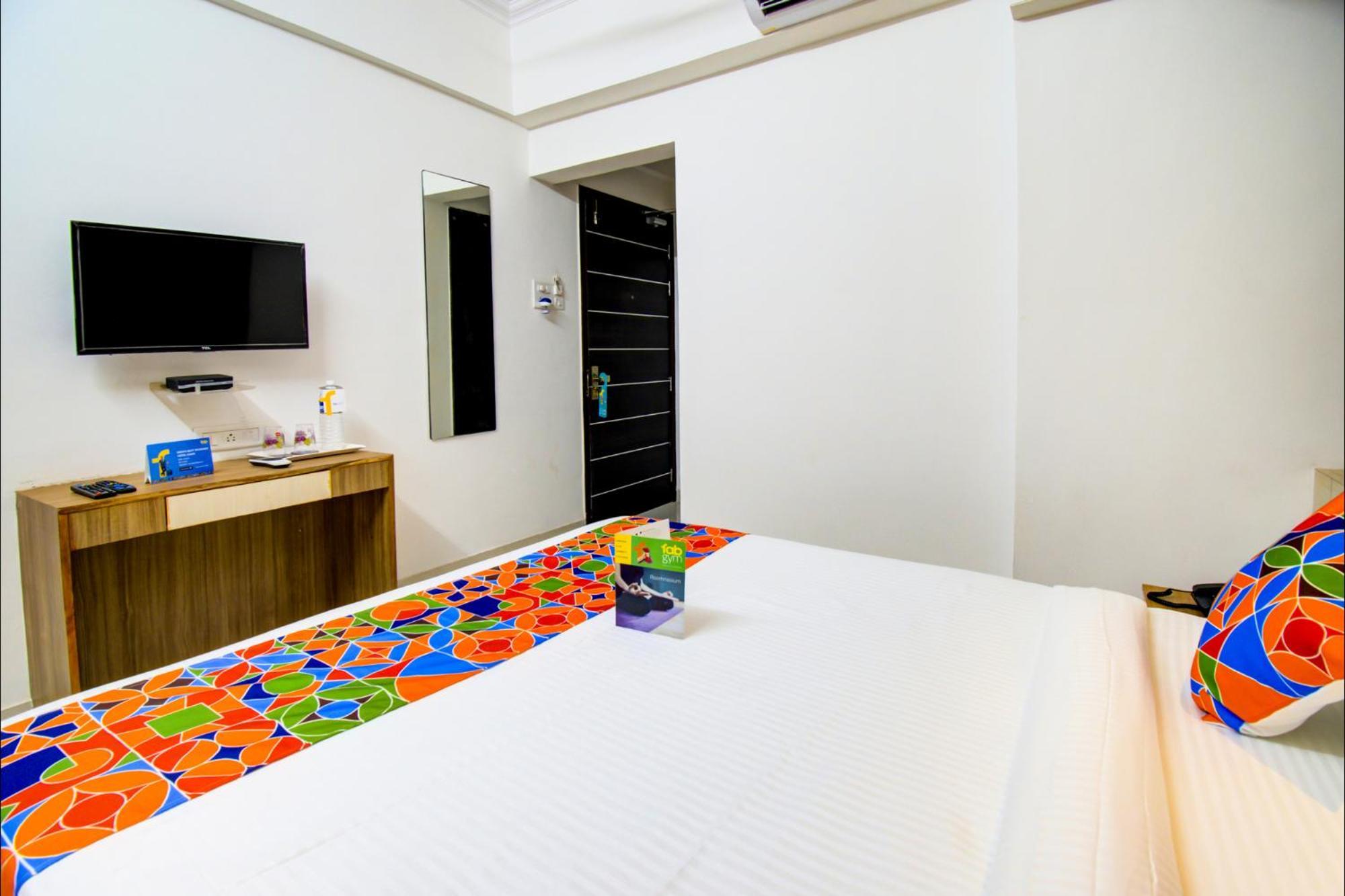Fabexpress Marvel Bliss - Nr Trump Towers Pune Esterno foto
