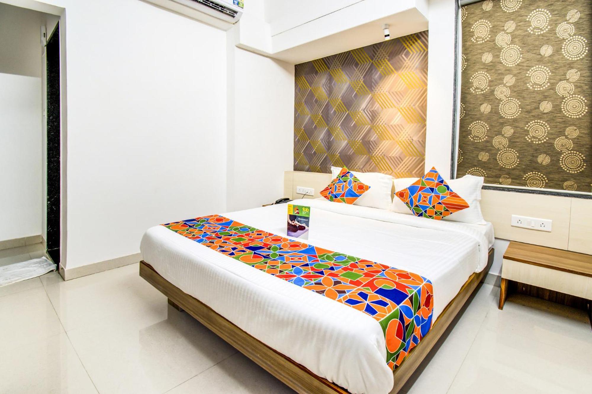 Fabexpress Marvel Bliss - Nr Trump Towers Pune Esterno foto
